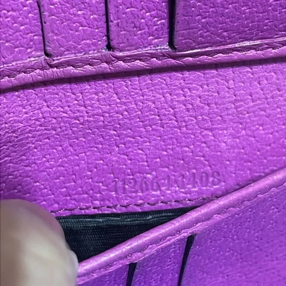 Gucci Tan and Pink Monogram Wallet - Picture 10 of 15